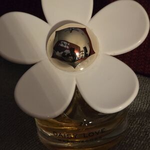 Marc Jacobs Daisy Love with White Floral Top